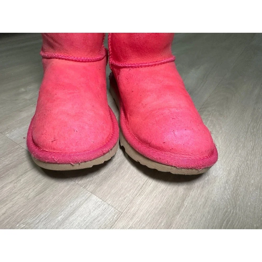 Kids UGG Boots Pink Sheepskin Lined Cozy Winter Fashion‎ Size 4